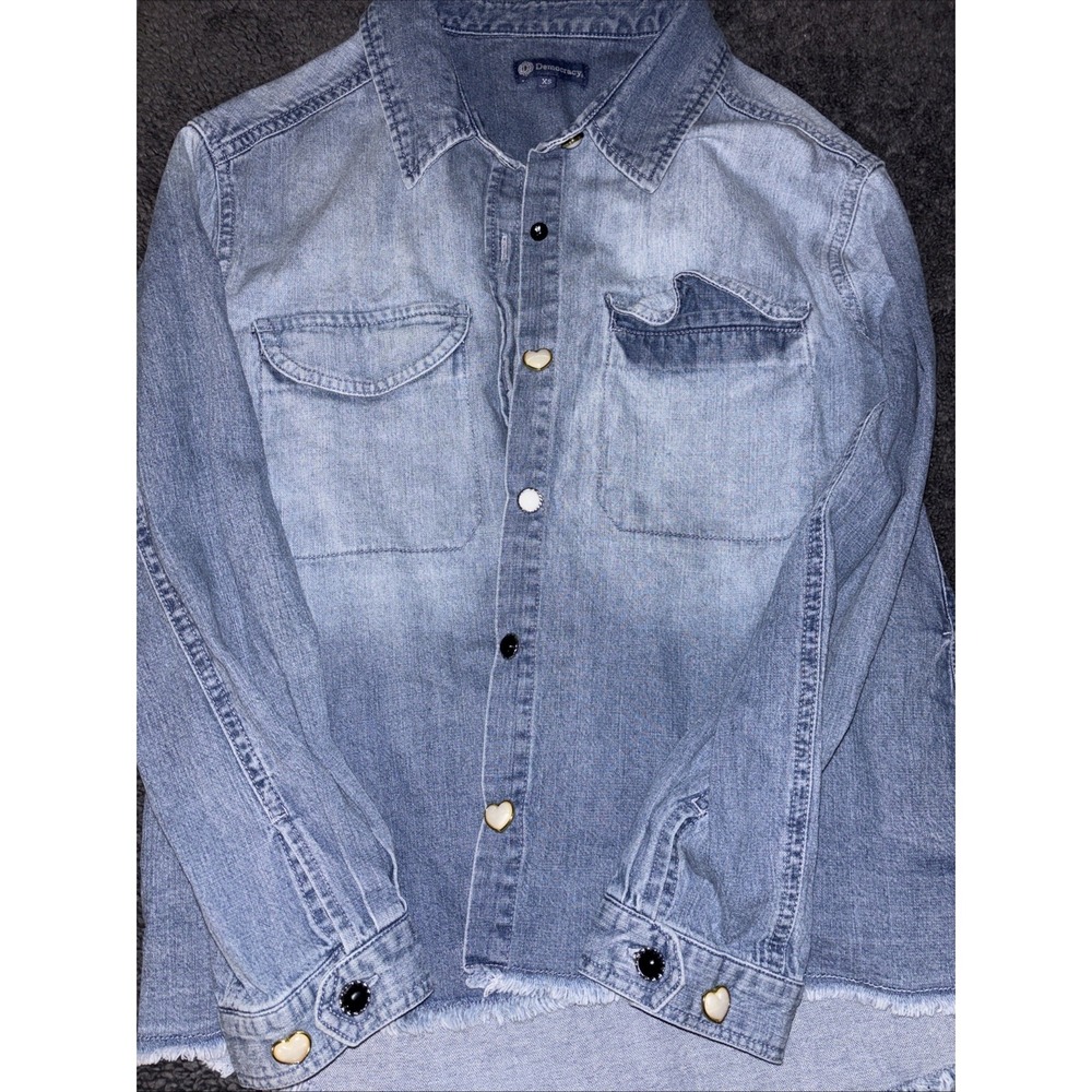 Democracy Women's Denim Shirt XS, Cute Heart Button, Long Sleeve, Pockets,